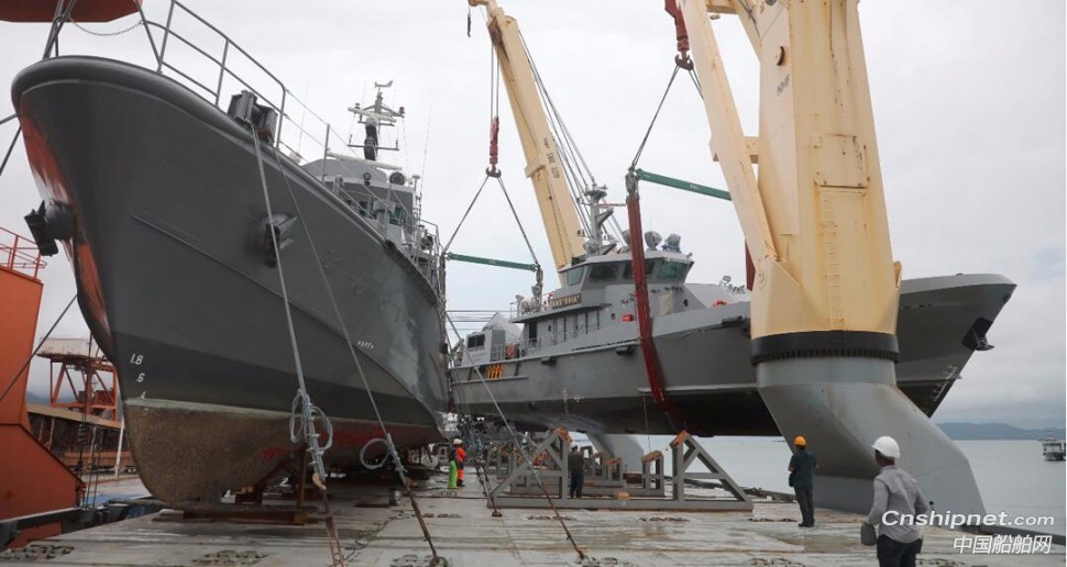 江龙船艇38.8米铝合金超高速巡逻船正式吊装发运