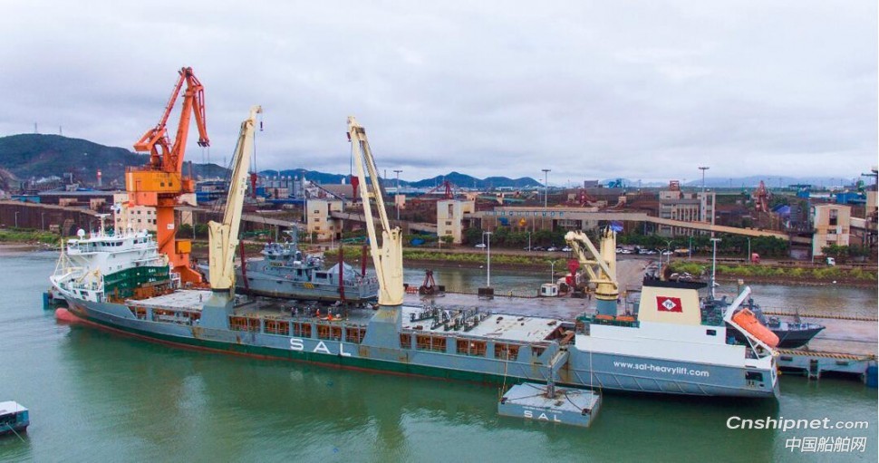 江龙船艇38.8米铝合金超高速巡逻船正式吊装发运