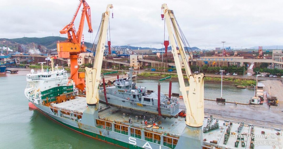 江龙船艇38.8米铝合金超高速巡逻船正式吊装发运