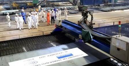 舟山中远海运重工首艘11.3万吨油轮N755开工