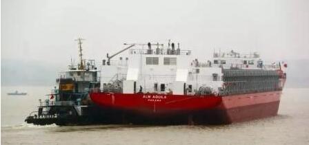 武船2艘13000吨甲板运输船同日分别交付下水