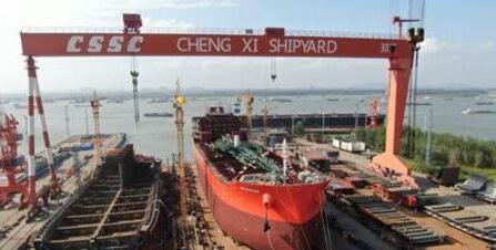 中船澄西首制55600吨化学品船顺利下水