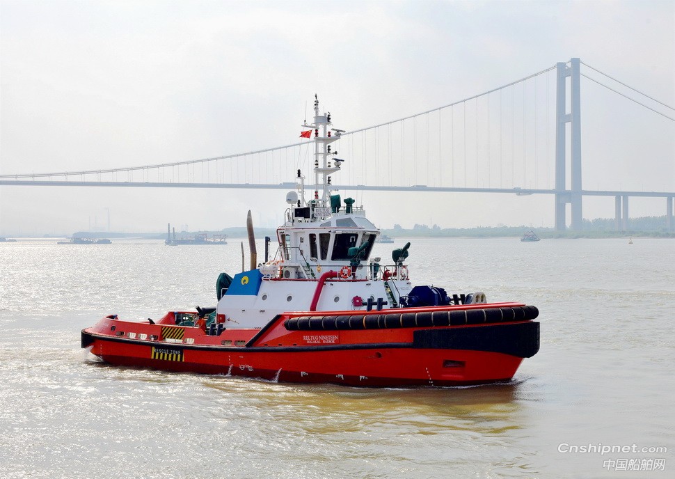 镇江船厂交付4艘3300AV全回转拖船