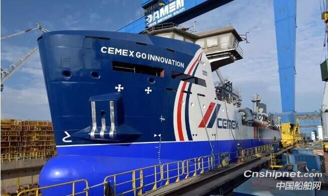 达门第一艘全新的海洋骨料疏浚船成功下水