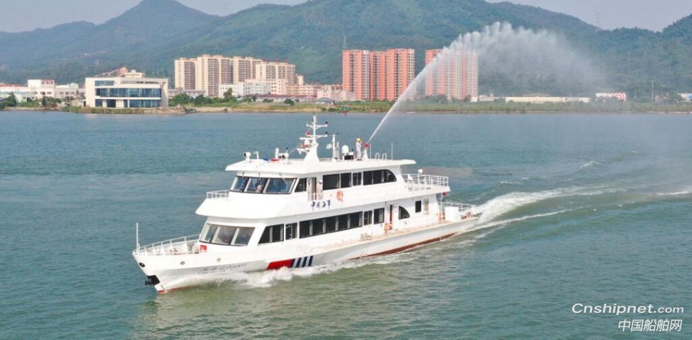 江龙船艇40米级多功能水上综合执法艇试航