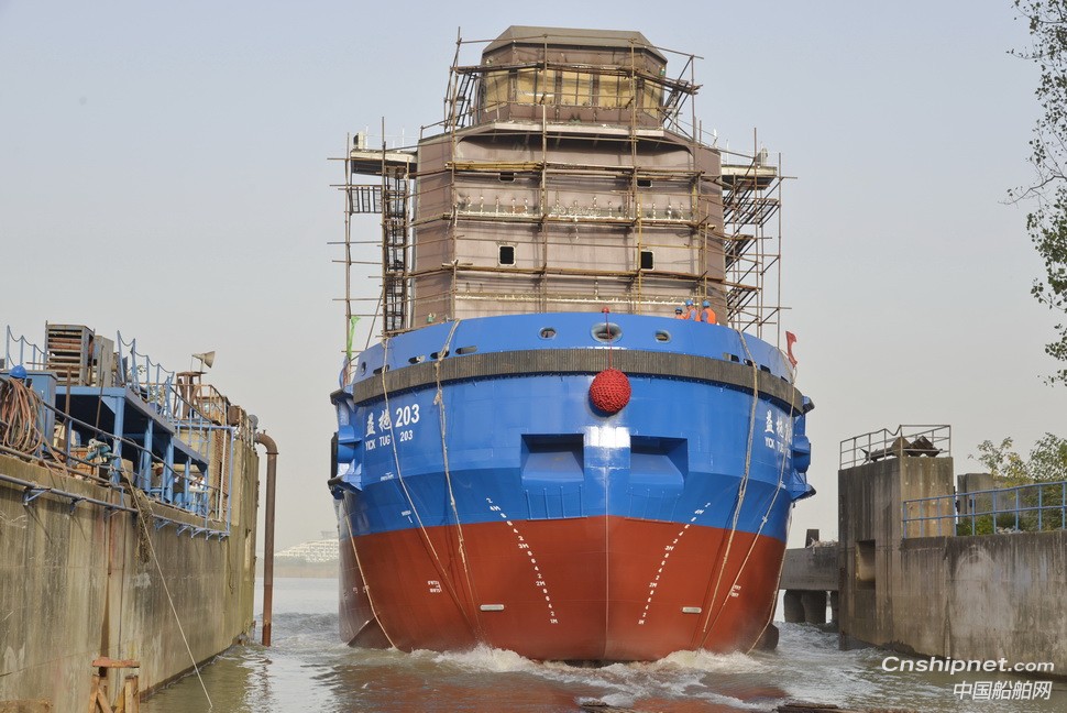 镇江船厂批量建造的系列工作船第5艘顺利下水