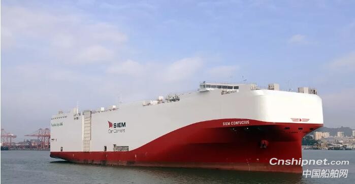 厦船重工第二艘全球最大7500车LNG汽车滚装船出坞