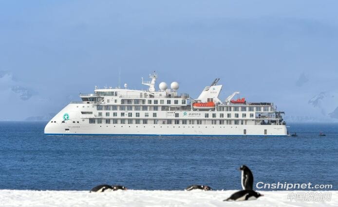 中国首艘极地探险邮轮“阁默号”成功完成南极首航