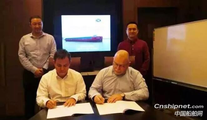 武船新13000吨甲板运输船2号船顺利签字交付