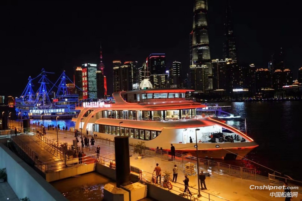 江龙船艇300客位“悦星6”号观光游览船闪耀黄浦江