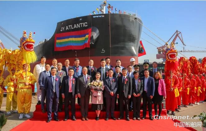 中船澄西16号81200吨散货船顺利命名交付