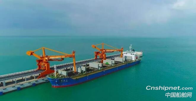 振华重工2台1500吨/时连续式螺旋卸船机完成交机