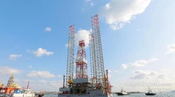 大连船舶海工2座DSJ300型自升式钻井平台交付