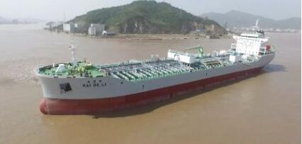 芜湖造船厂28000吨双相不锈钢化学品船签字交付