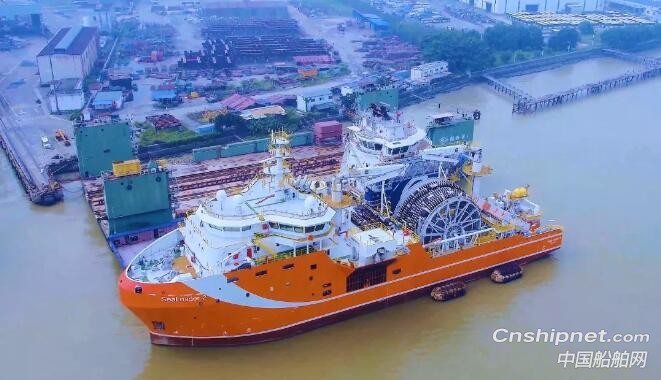 广东中远海运重工深海原油中转船CTV2成功交付