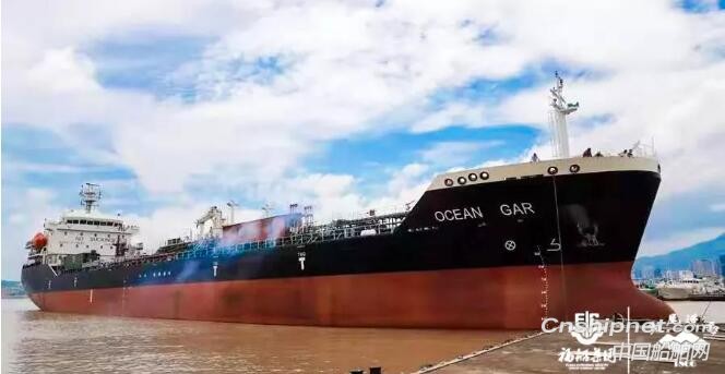 马尾造船2艘23500吨成品油船和1艘11000吨油化船同日命名
