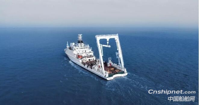 全国首艘3000吨级大型浮标作业船“向阳红22”交付