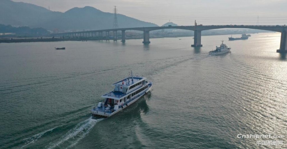 交船繁忙季:江龙船艇又有两艘高性能公务执法船启程交付！