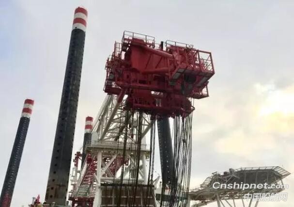 国内首个1300吨自升自航式风电安装船“铁建风电01”交付