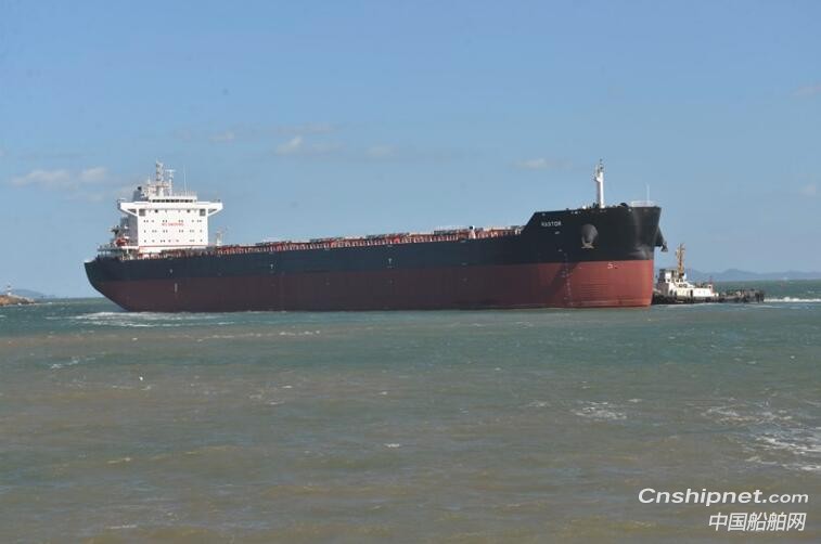 京鲁船业82,000吨散货船完成试航