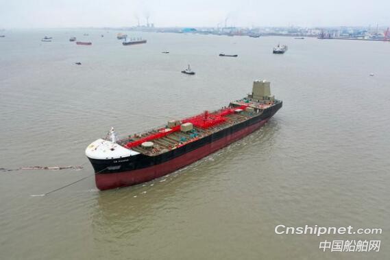 新韩通重工第四艘38000吨油化船成功下水