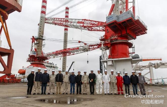 上海振华重工“三航风和”1200T风电安装船完工