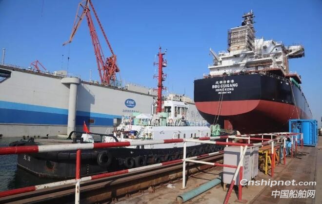 新港船舶重工一船开工两船出坞