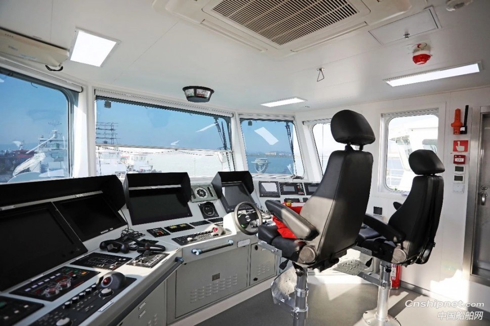 江龙船艇40米级B型巡逻艇入列平潭海事局编队
