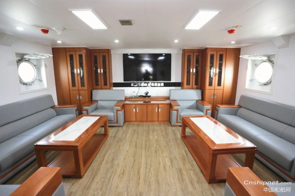 江龙船艇40米级B型巡逻艇入列平潭海事局编队