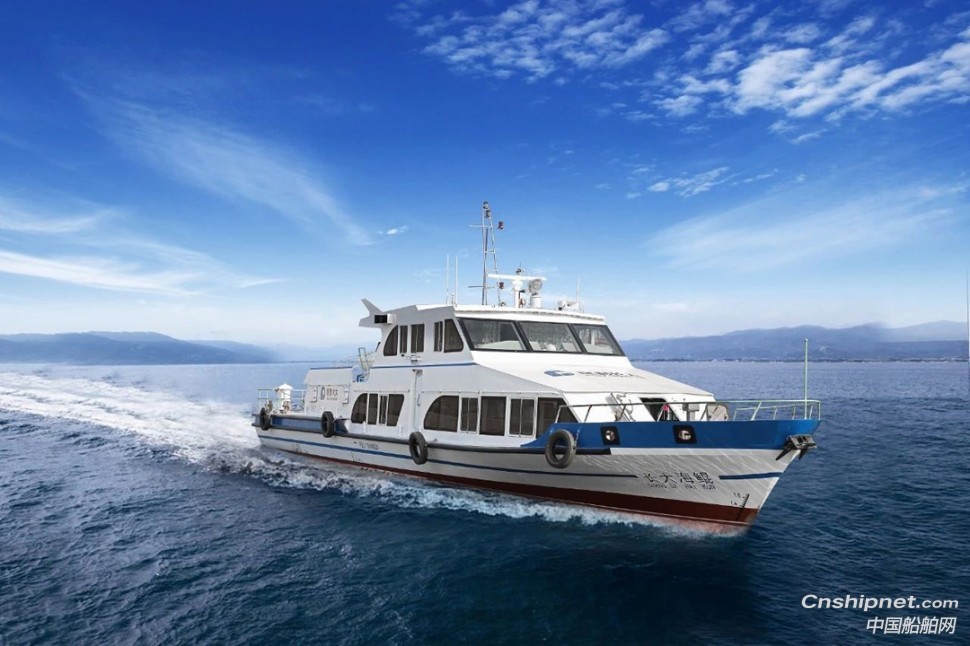 保利长大工程30米级钢铝交通艇顺利下水