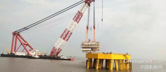 振华海服顺利完成双创如东升压站吊装作业