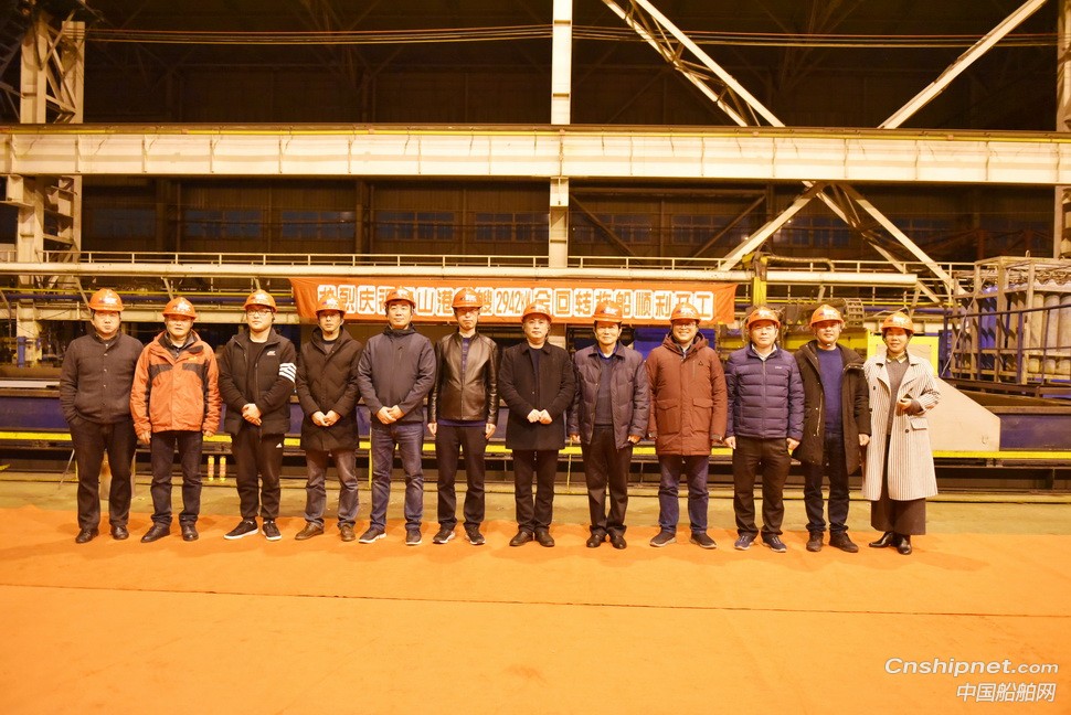 镇江船厂4艘消拖两用全回转船顺利开工