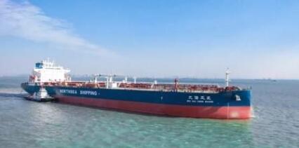 广船国际6.5万吨原油船1号船命名交付