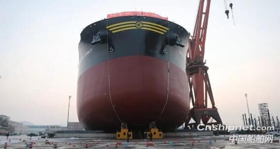渤船重工21万吨18号散货船顺利实现下水节点