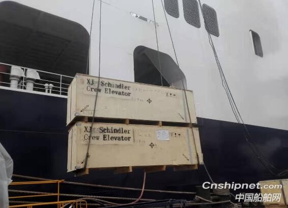 沪舟(英国)顺利交付两船套船用电梯