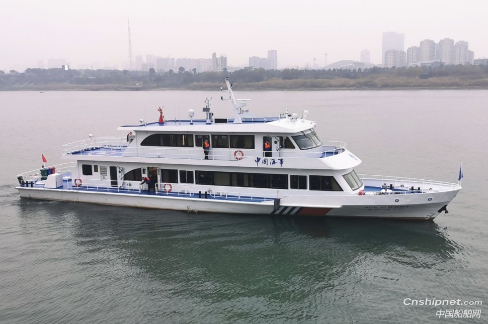 江龙船艇36米水上多功能执法艇顺利交付