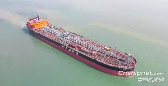 广船国际7.5万吨油轮1号船“汤姆·伊莉斯”签字交付