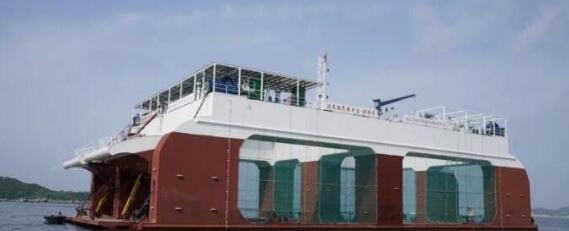 中国第一座半潜式波浪能养殖旅游平台首批养殖海鱼上市