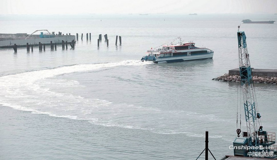 澳龙船艇280客位铝合金双体高速客船“机场19”顺利首航