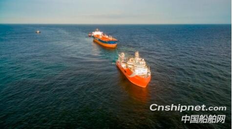全球首制深海动力定位原油转驳船正式投运