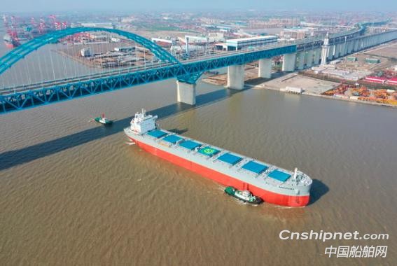 新韩通船舶重工82000吨散货船顺利签字交付