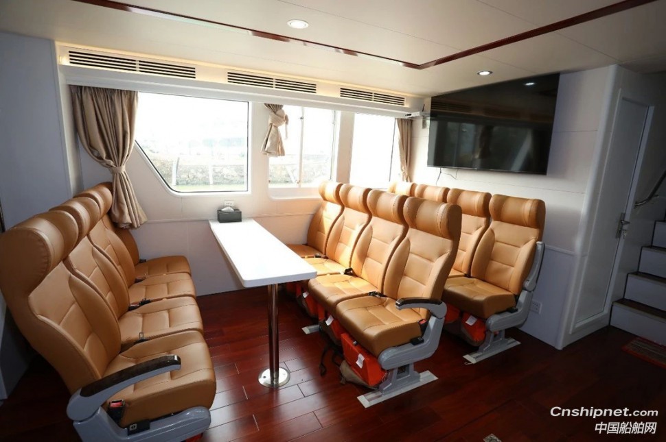 江龙船艇30米级钢铝交通船“长大海鲲”号正式交付