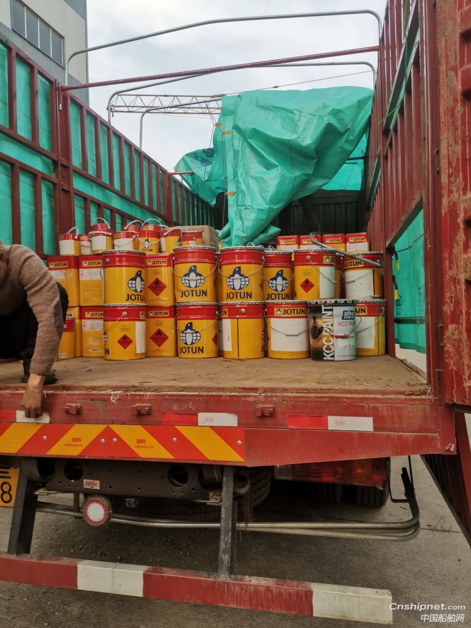 强瑞化工成功收购大通船舶重工一批过期油漆