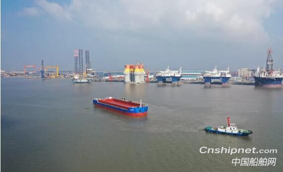 启东中远海运海工最后两艘12000DWT顶推组合体驳船完工