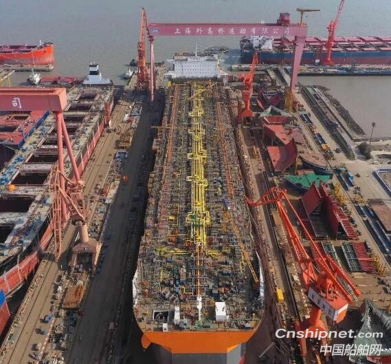 外高桥造船海上浮式生产储油船2号船顺利出坞