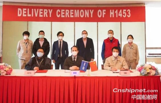 外高桥造船2艘21万吨散货船顺利签字交付
