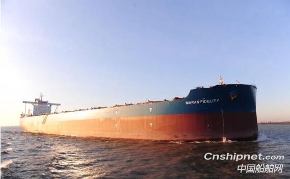 外高桥造船2艘21万吨散货船顺利签字交付