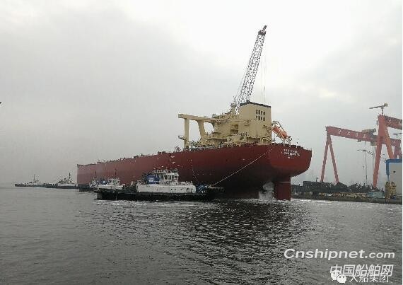 大船集团首制32.5万吨矿砂船8号船起锚试航