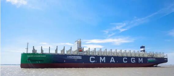 全球首艘23000箱液化天然气动力集装箱船开始试航