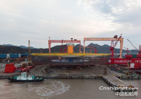 马尾造船单柱半潜式深海养殖渔场下水